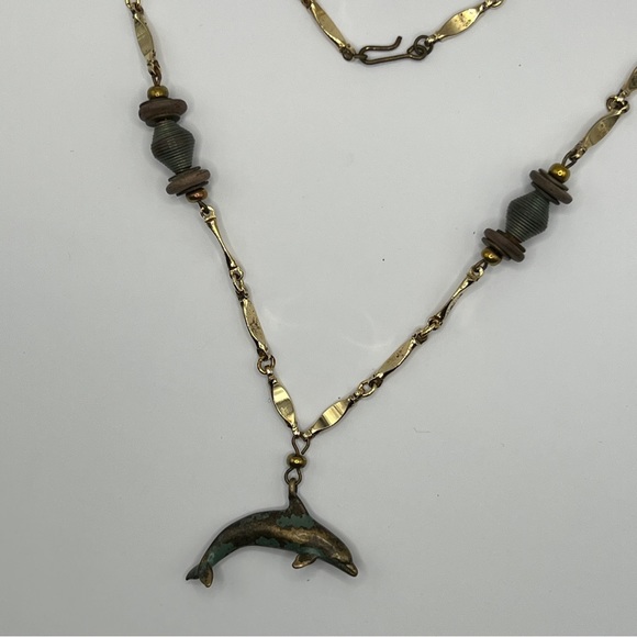 Dolphin necklace patina gold - Picture 3 of 4